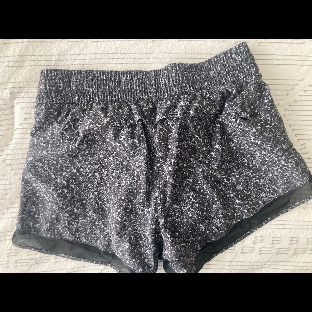 Athleta Mesh Racer Run Short - Picture 6 of 6